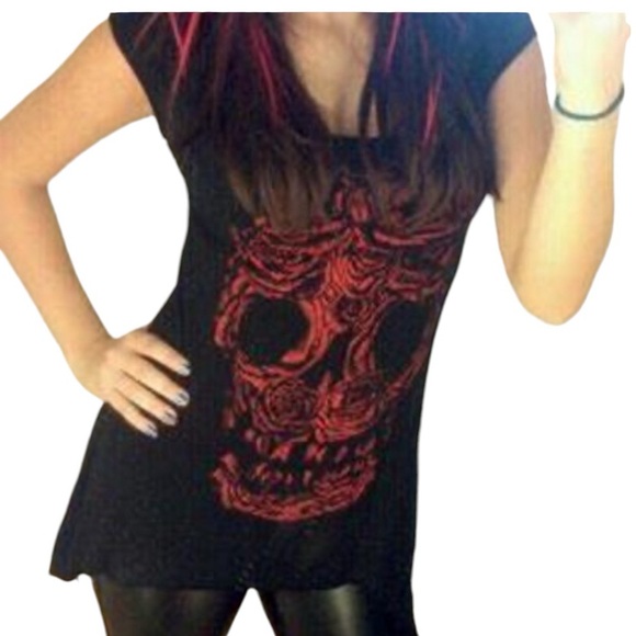 United Rockers Skull Graphic Black Tee Shirt Top size Medium short sleeve - Picture 1 of 9